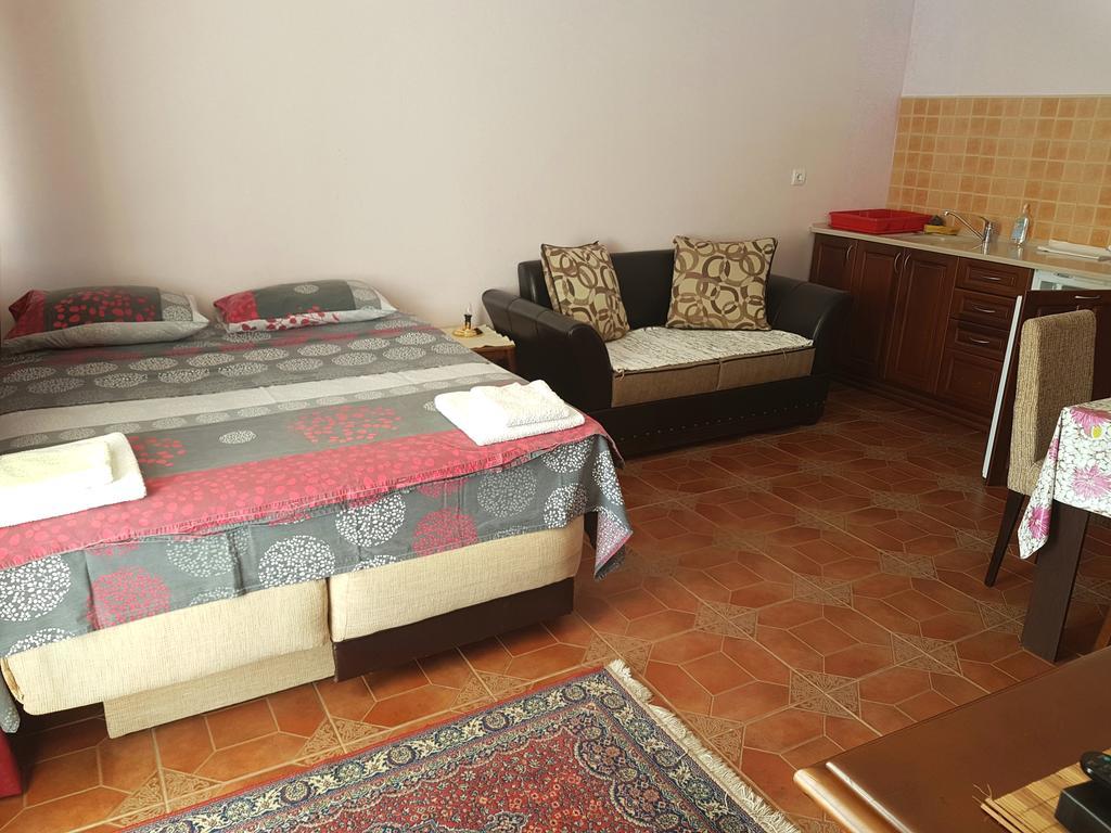 Apartments Nensy Бар Екстер'єр фото