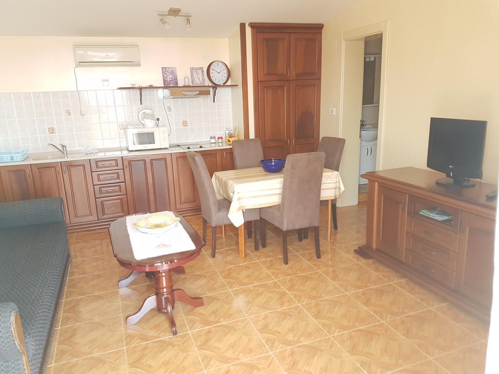 Apartments Nensy Бар Екстер'єр фото